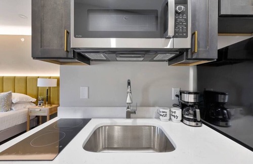 Middletown Condo | Luminous Studio: Vibrant Living Experience