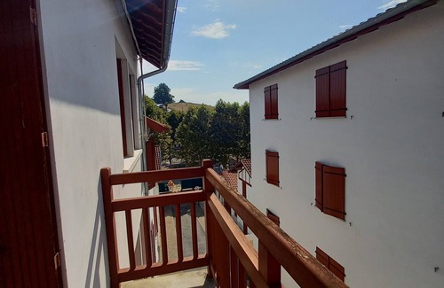 Hasparren Apartment | Luminuex apartment, city center, stunning views