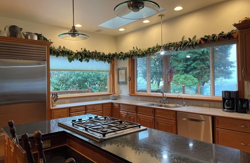 Lummi Island House | Lummi Island Waterfront Retreat with stunning views ! Perfect getaway.
