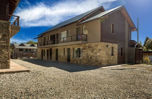 San Carlos de Bariloche Apartment | Luna Azul. Condo. Fast Wifi. Free Parking.