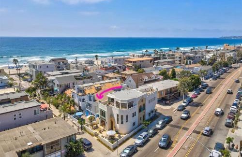 Mission Beach Apartment | Luna Azul, cozy condo only steps to Mission Beach! Free Internet