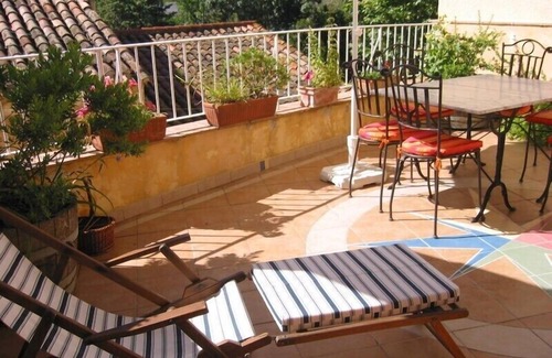 Saint-Andre-de-Roquelongue Apartment | Luna Sol holiday flat with charm