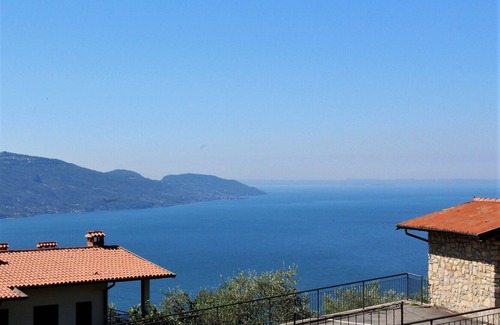 Oldesio Apartment | Luna: lake view apartment with two bedrooms