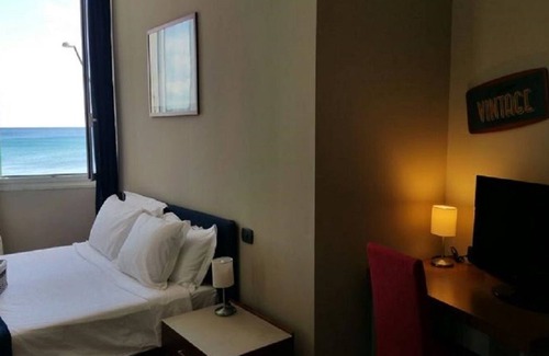 Savona House | Luna Rooms