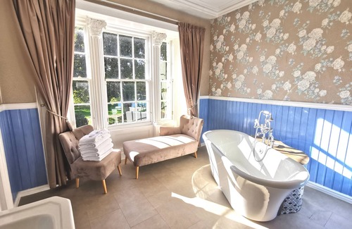Lunan House | Lunan House