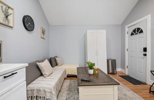 Hempstead Apartment | Lunavista Cozy Studio