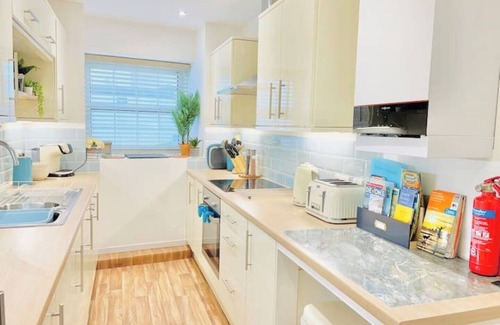 Buckleigh House | Lundy Lookout! Hot Tub. Minutes Drive to Beach
