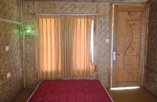 Kecamatan Pringgasela House | Lunggu Bungalow with the Agricultural View