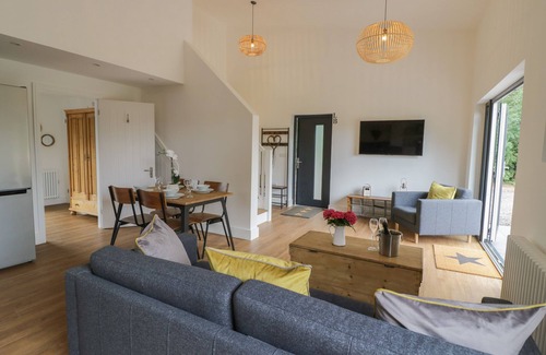 Whitney-on-Wye Cottage | LUNNON BARN, family friendly, luxury holiday cottage in Droitwich Spa