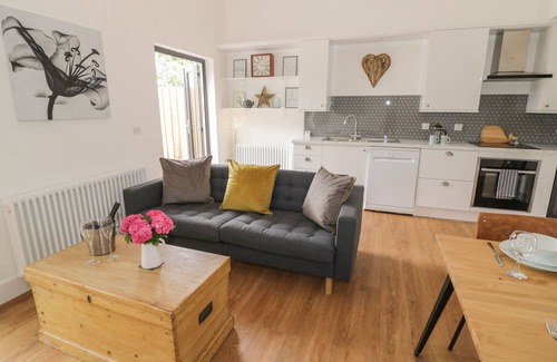 Whitney-on-Wye Cottage | LUNNON BARN, family friendly, luxury holiday cottage in Droitwich Spa