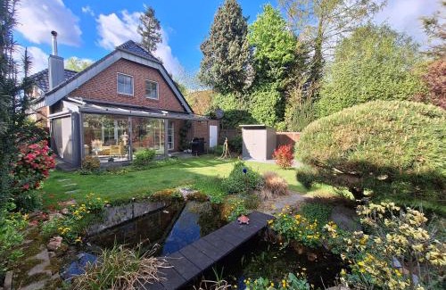 Wachtendonk House | Lurchi