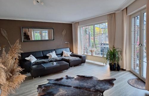 Wachtendonk House | Lurchi