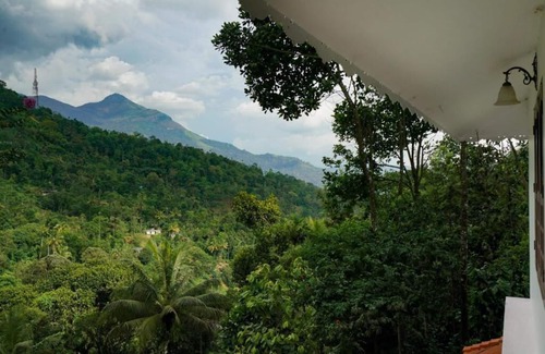 Udumbanchola House | Luscious Rooms/Modern Home Stay/Munnar