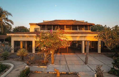 Barra de Potosi House | Lush Beachfront Oasis Near Ixtapa/Zihuatanejo
