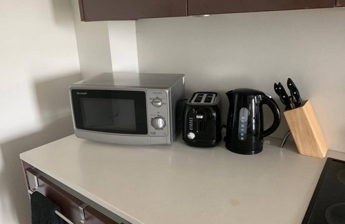 Atlantic Wharf Apartment | Lush Cardiff Bay Apartment with Secure Parking and Fast Wifi