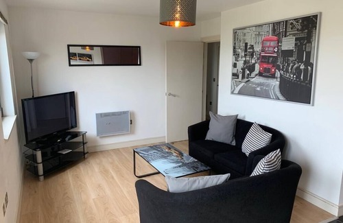 Atlantic Wharf Apartment | Lush Cardiff Bay Apartment with Secure Parking and Fast Wifi