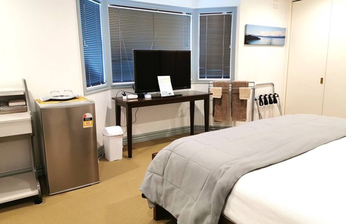 Henderson Bed & Breakfast | Lush & Co Auckland Bed & Breakfast