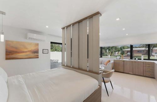 North Corals Apartment | Lush Florida King Bed Studio - Dog Friendly Oasis