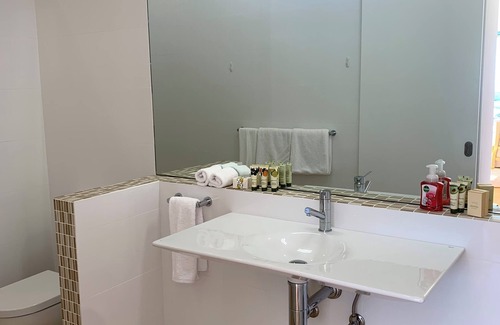 Bald Hills Bed & Breakfast | Lush Pastures