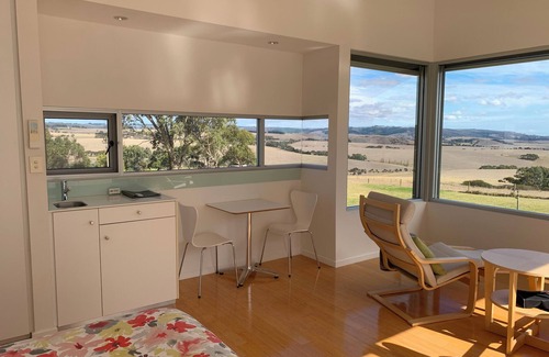 Bald Hills Bed & Breakfast | Lush Pastures