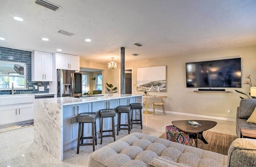 Seminole House | Lush Seminole ‘Surf Inn’ w/Backyard Fire Pit!