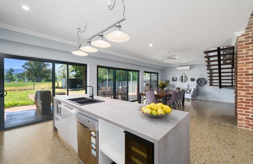 Whitfield House | Lusso - Boutique Accommodation
