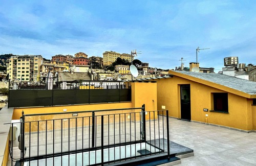 Pre Apartment | [lusso dei Rolli] Attico Pellicceria Con Terrazzo