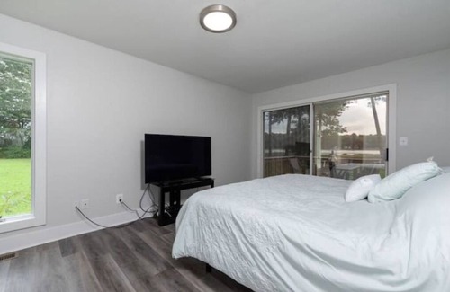 Ware House | Luster's Retreat