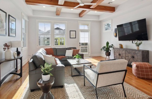 Irish Channel House | Lustrous NOLA Reno | Hot Tub