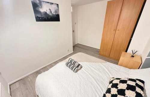 Luton Apartment | Luton Airport Spacious Accomodation