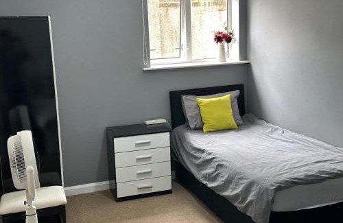 Luton Apartment | Luton City Escape - Modern 1BR Apartment