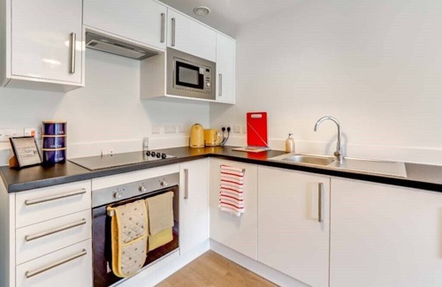 Luton Apartment | Luton Cozy and Lovely Stay for Contractors