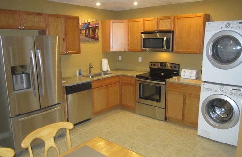 Lake Magdalene Apartment | Lutz Cottage Apartment - Beaches/Busch Gardens/Disney/USF/Pets