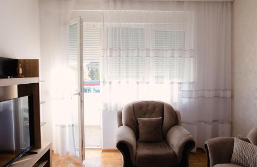 Pirot Apartment | Lux 010