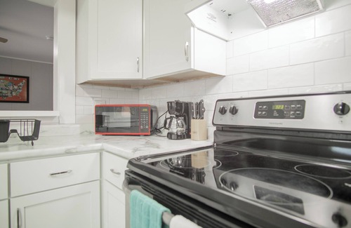 Anderson Apartment | Lux 1 bed/1 bath unit ideal for traveling professional