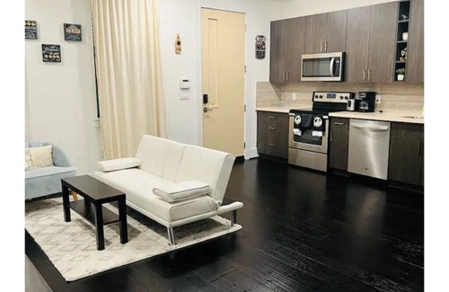 Midtown Apartment | Lux 1 Bedroom Entire Condo in Houston Downtown