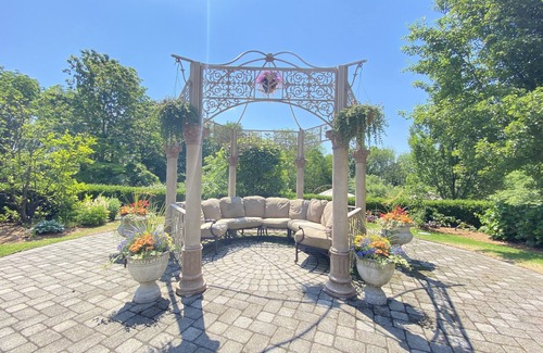 Middleville House | Lux 1 bedroom with private en-suite bathroom - Rm A