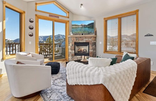 Estes Park House | Lux 2 master suites, lake views