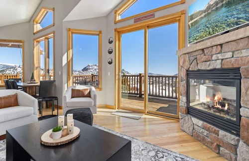 Estes Park House | Lux 2 master suites, lake views