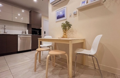 Cote-Des-Neiges—Notre-Dame-De-Grace Apartment | LUX 2 new bedrooms*Stunning Terrace*Gym*
