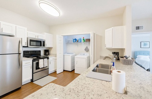 Ferry Pass Apartment | Lux 2BR 2BA mins from the water