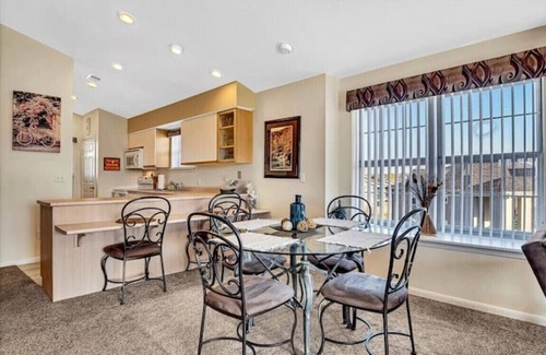 Branson Condo | Lux 2BR Condo w/Jacuzzi, fast Wifi, Clubhouse, Gym