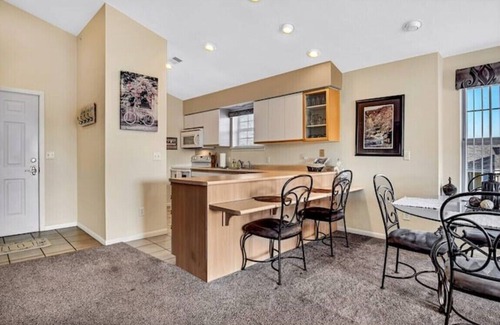 Branson Condo | Lux 2BR Condo w/Jacuzzi, fast Wifi, Clubhouse, Gym