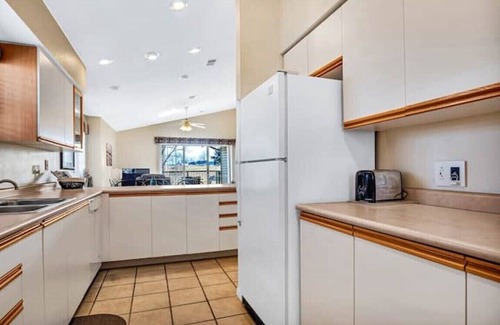 Branson Condo | Lux 2BR Condo w/Jacuzzi, fast Wifi, Clubhouse, Gym