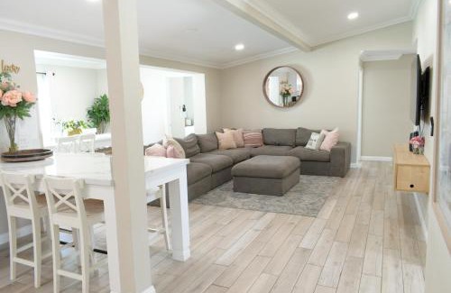 Southwest Anaheim House | Lux 6BedRoom Villa with Salted Pool, Hot tub and near Disneyland