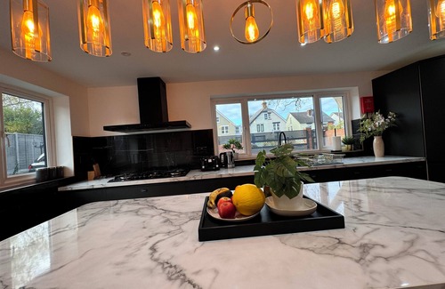 Waterlooville Villa | Lux 7 Bedroom residence. Villa