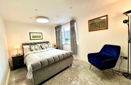 Waterlooville Villa | Lux 7 Bedroom residence