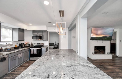 Barker House | Lux 7-Bedroom w/Pool & Spa: 30 Min to Downtown CH