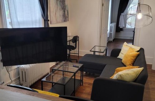 Beacon Apartment | Lux APT 2 BR with free parking washer dryer dishwasher