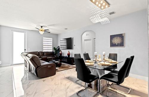 Homestead House | Lux Backyard/Heated Pool/Everglades/Speedway/Keys!